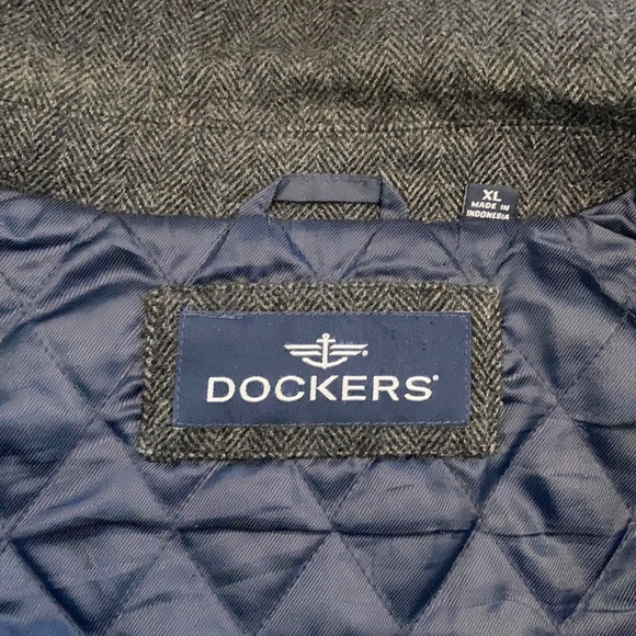 Beautiful Dockers wool coat - Picture 8 of 11